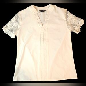 Ivory Lace Sleeve Top Size Small CHICME
